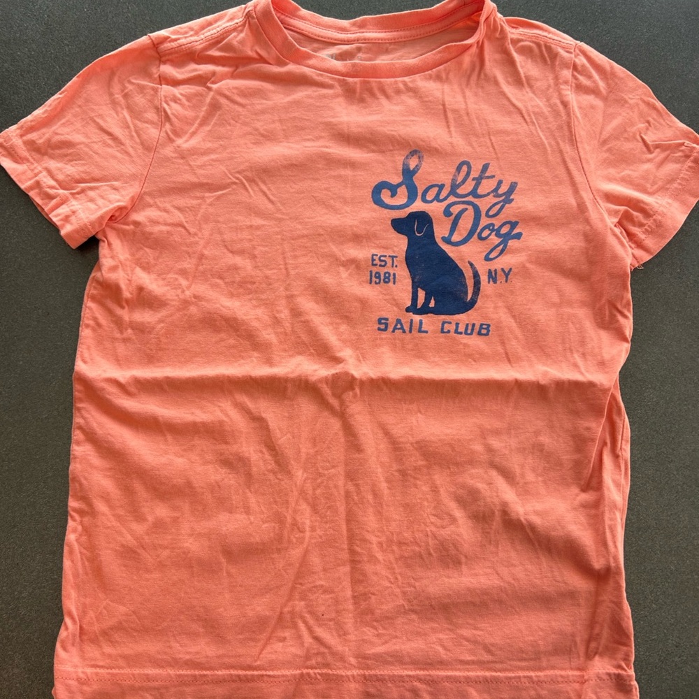 Boys t-shirt size S (6-7)